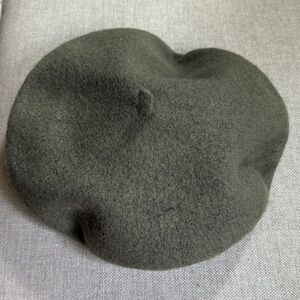 Wool Beret in Olive